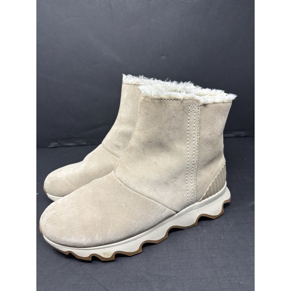 SOREL Women's Size 8 Tan‎ Short Suede Waterproof Boots Snow - Picture 1 of 9